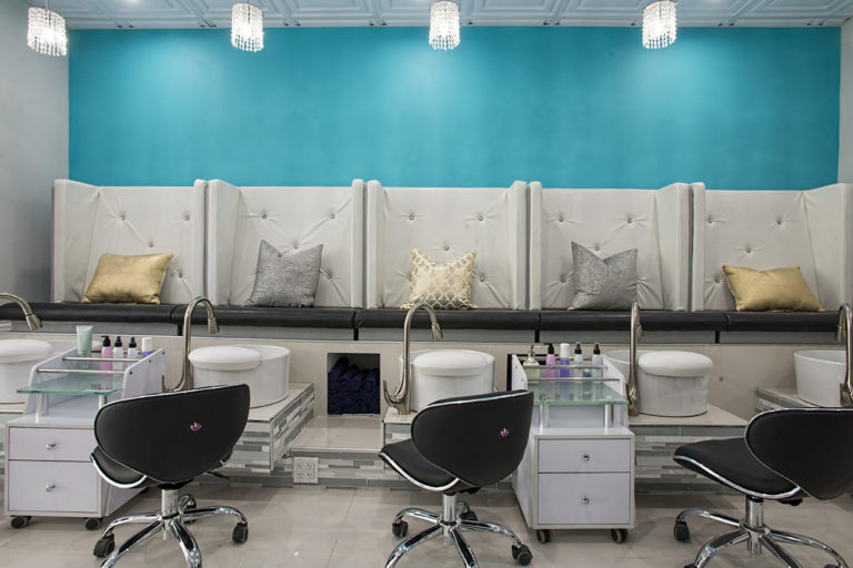 Featured Image - Luxuria Nail Bar